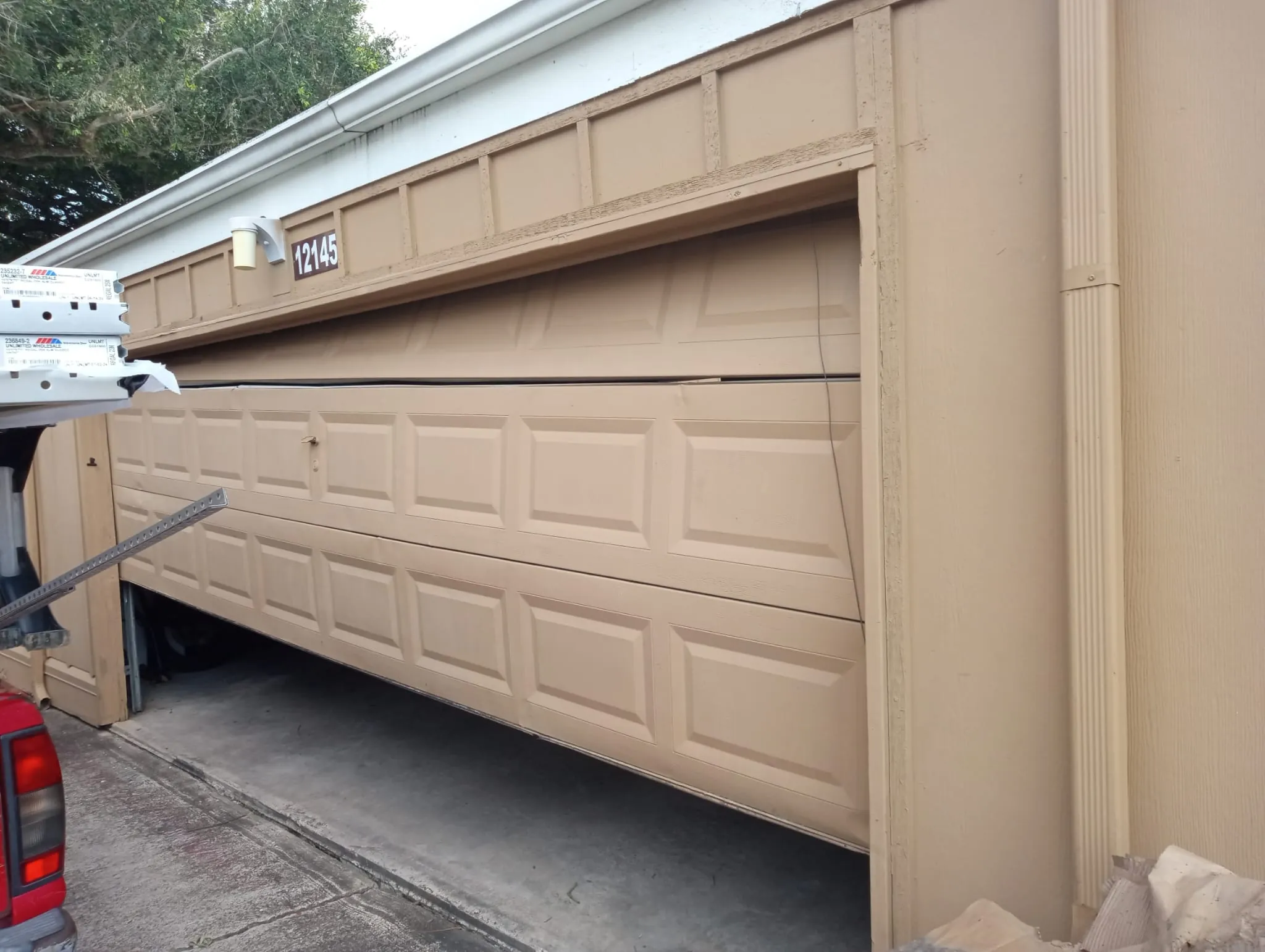 Garage Door Repair in Memorial, TX by Lemus Garage Door Services